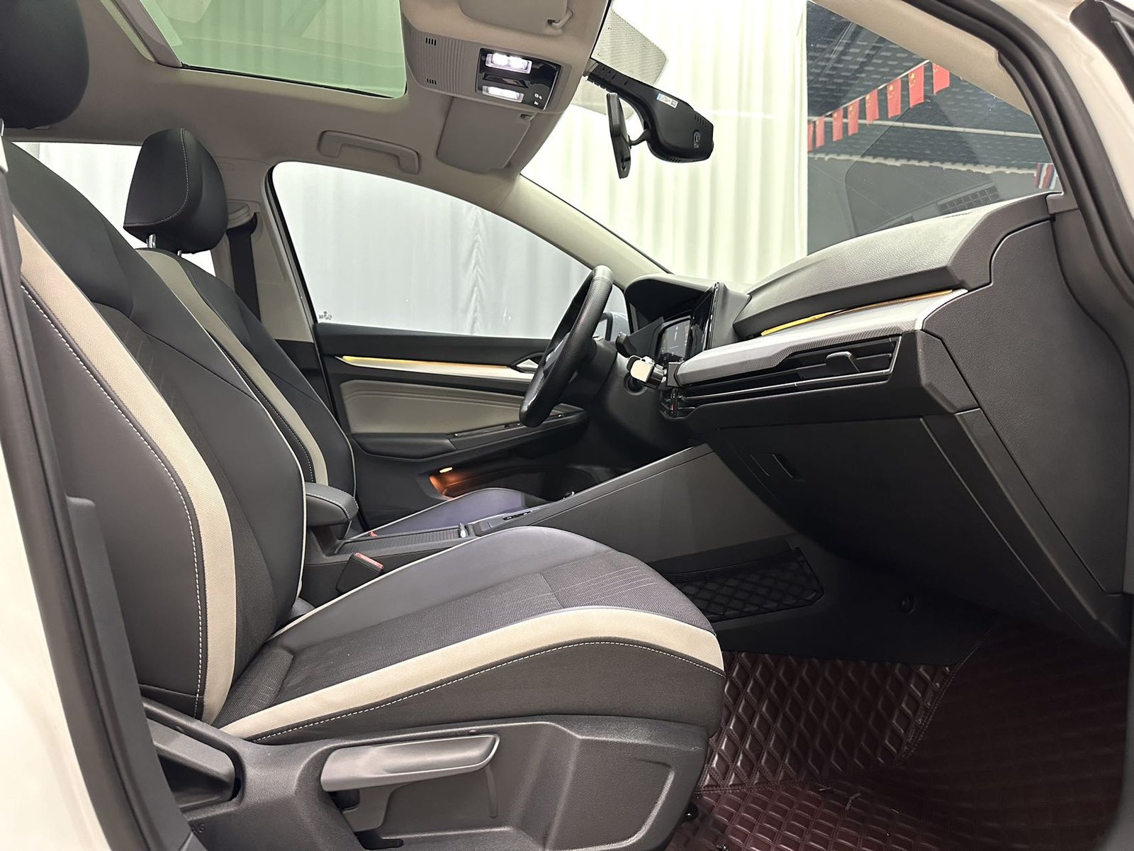 Volkswagen Golf 2023, 280TSI DSG Pro — изображение 10