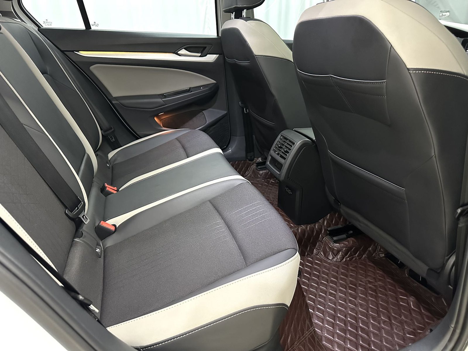 Volkswagen Golf 2023, 280TSI DSG Pro — изображение 11