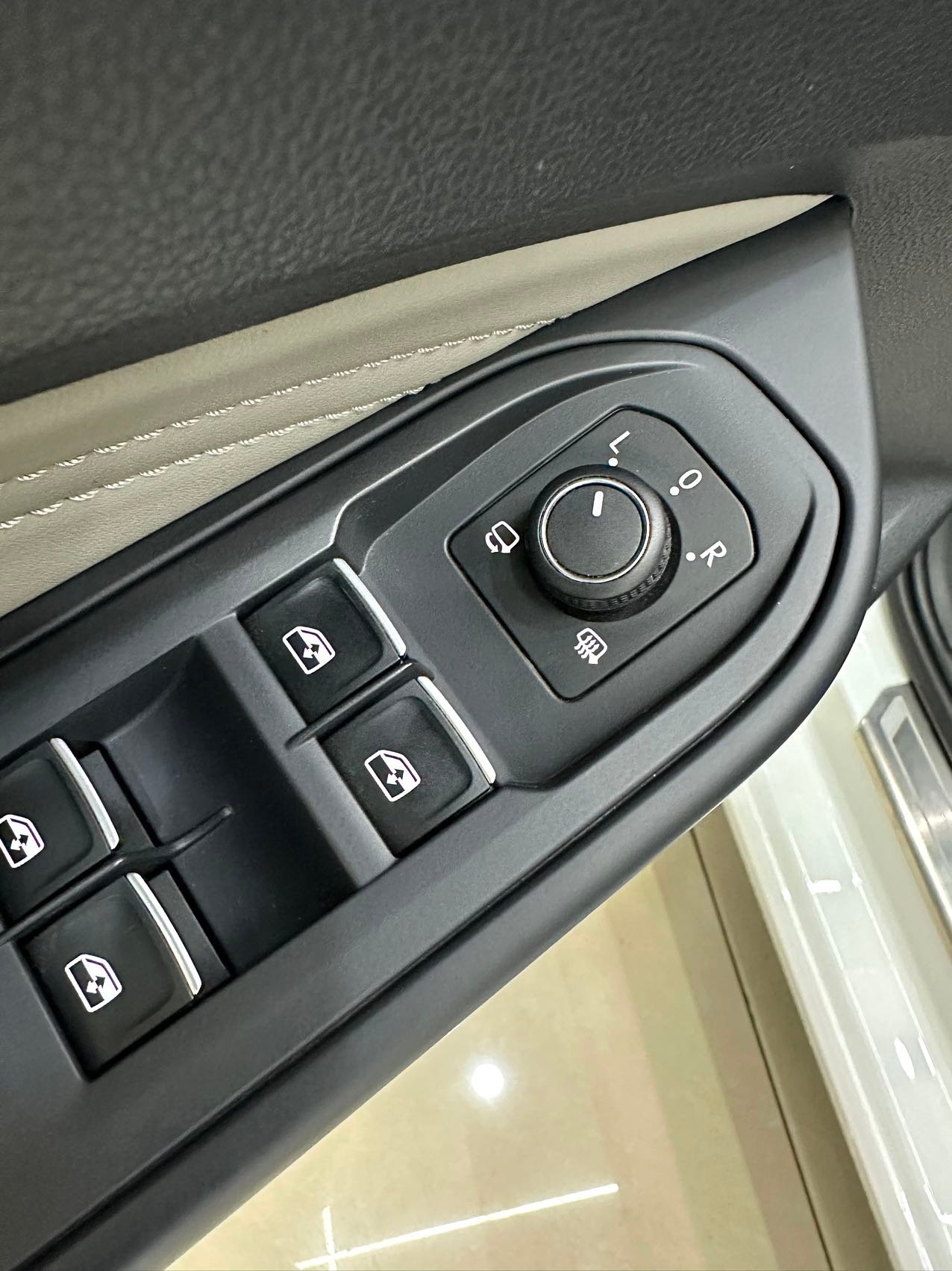 Volkswagen Golf 2023, 280TSI DSG Pro — изображение 12