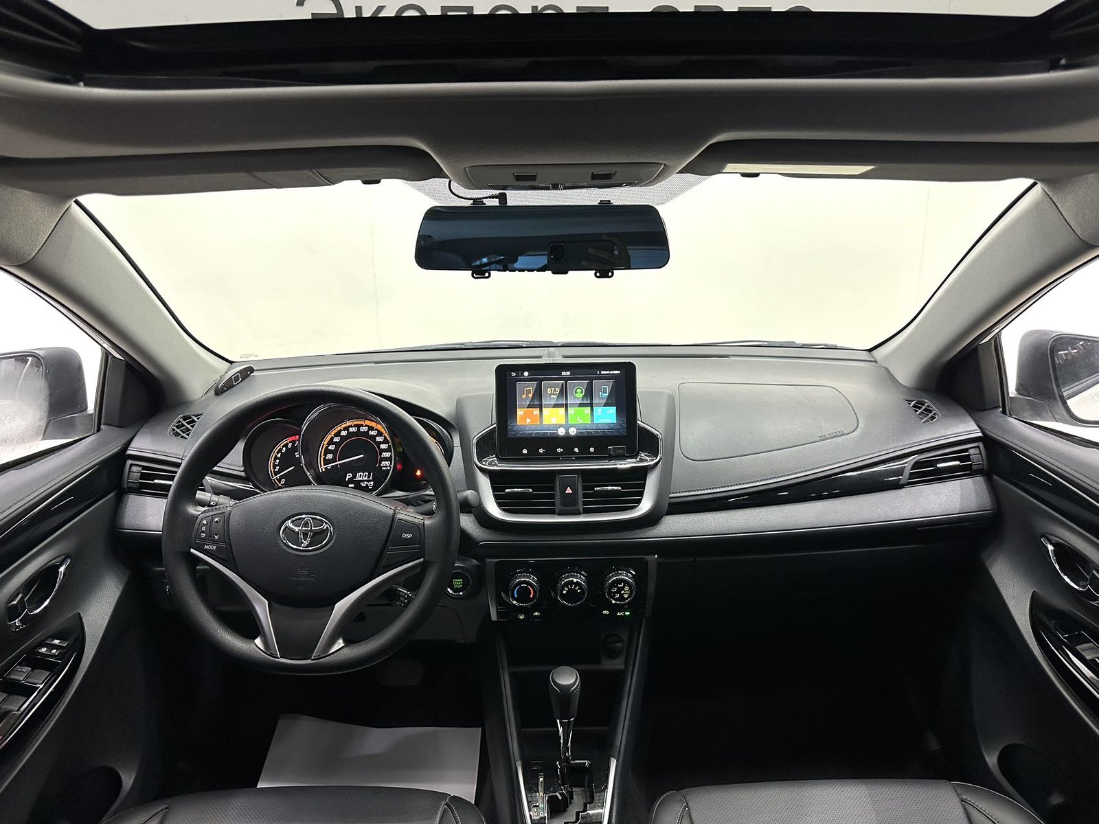 Toyota Yaris L 2022 года Yaris LX 1.5 л CVT Premium Edition — изображение 15