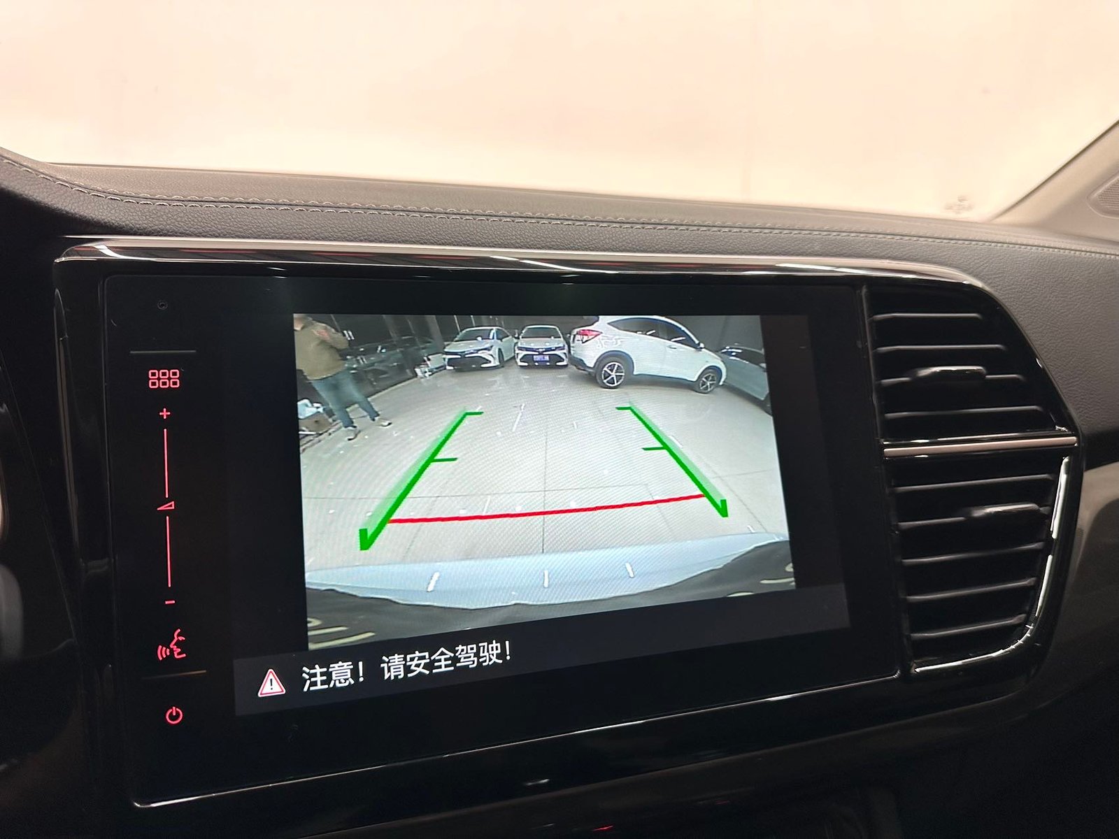 】Jetta VS7, 2022 г., версия Panda, 1.4T, автомат, комплектация Yuexiang Pro — изображение 14