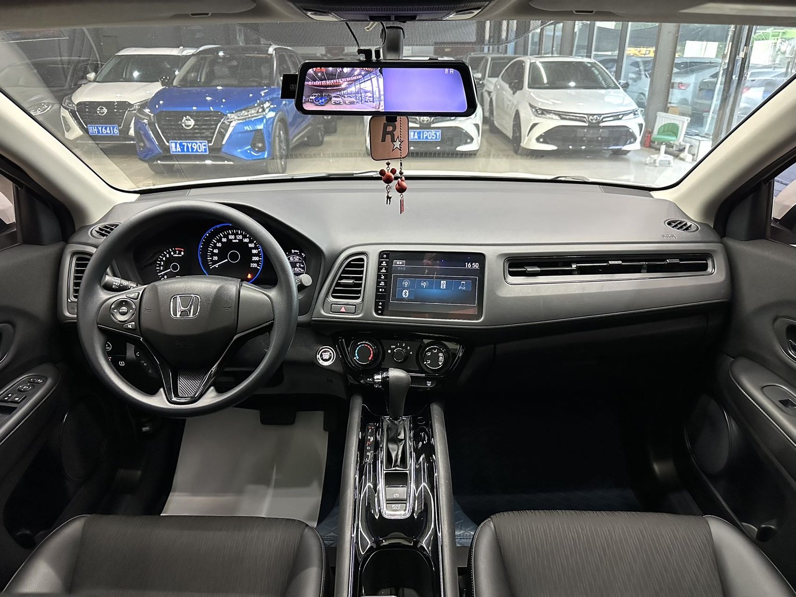 Honda Vezel, модель 2022, 1,5 л CVT, комплектация Pioneer — изображение 11
