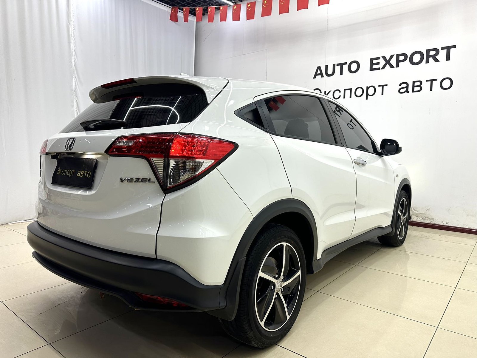Honda Vezel, модель 2022, 1,5 л CVT, комплектация Pioneer — изображение 4