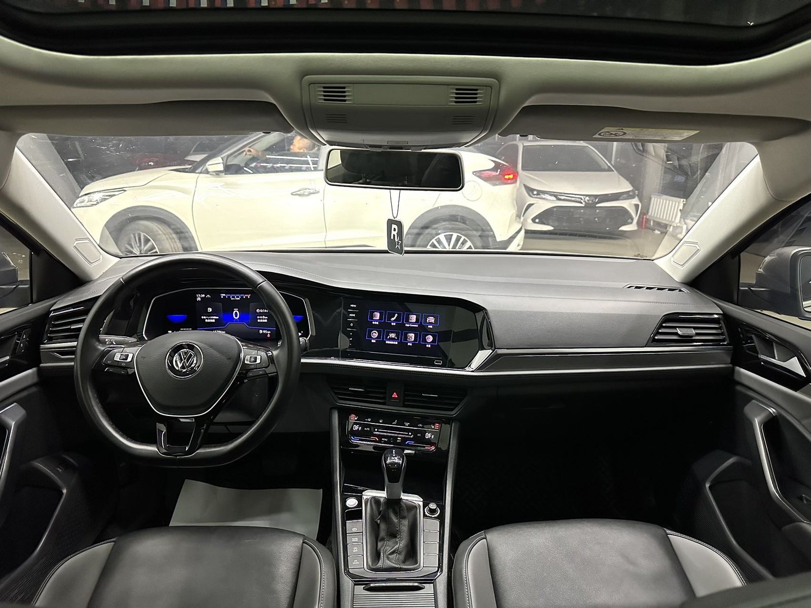 Volkswagen Sagitar, 2022 г., 280TSI DSG, комплектация «Премиум» — изображение 12